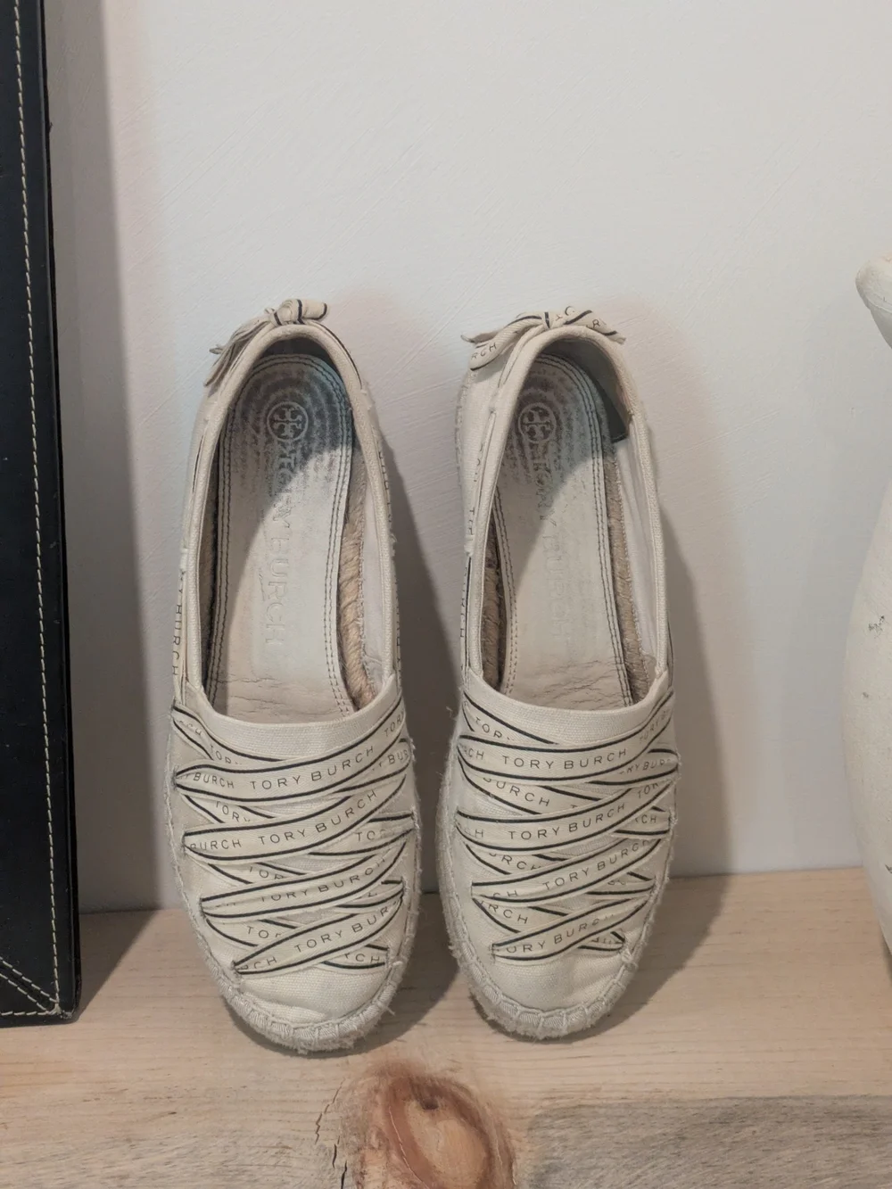 Tory Burch Tory Ribbon Espadrille Flats Beige Canvas Tie Front Size 9.5 Fits 9